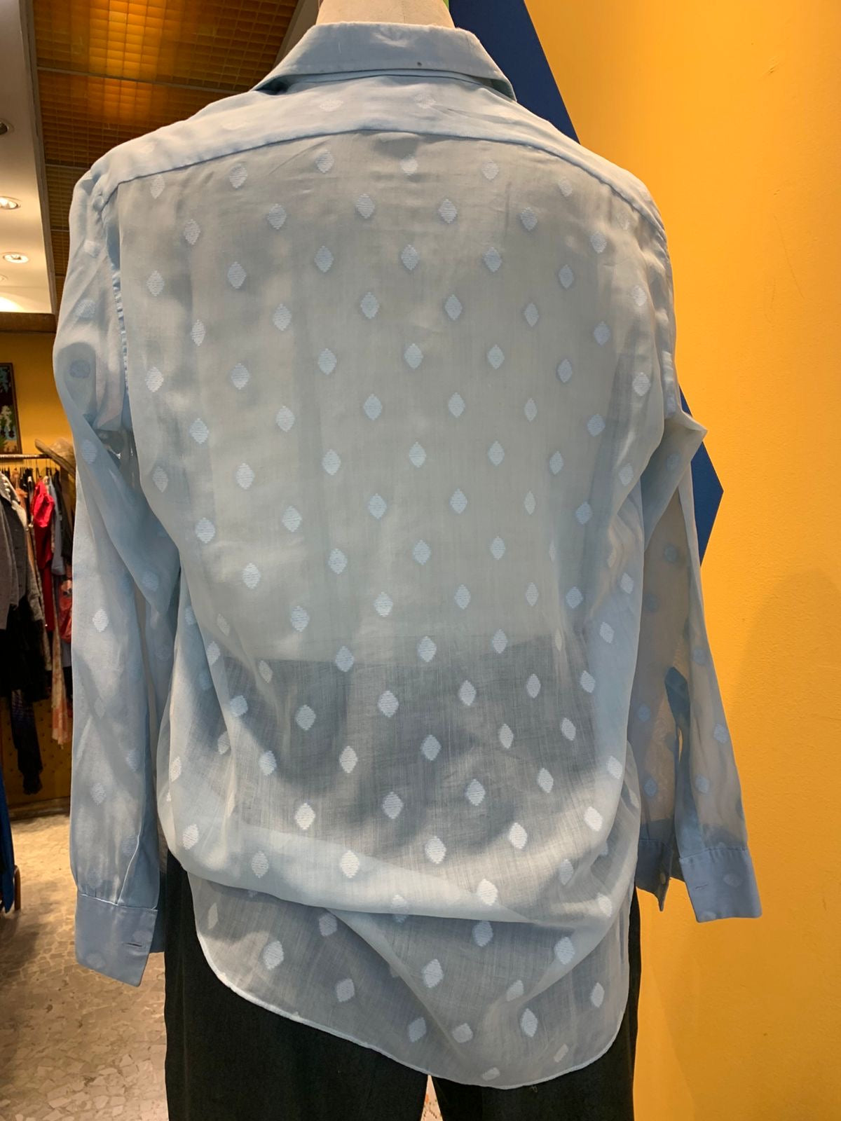 Camisa anos 70 azul bebê