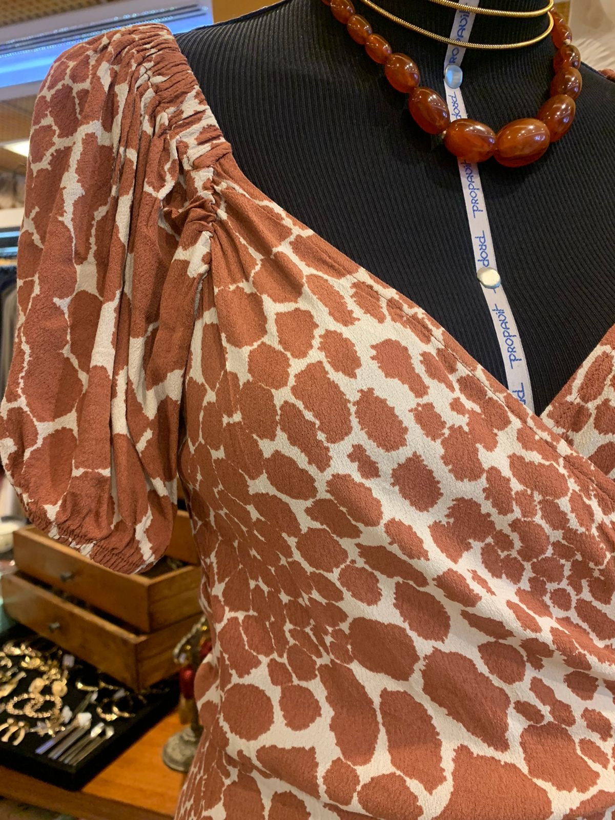 Vestido animal print girafa