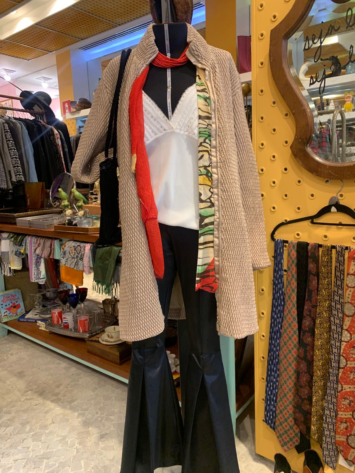 Calça de cirrê flare