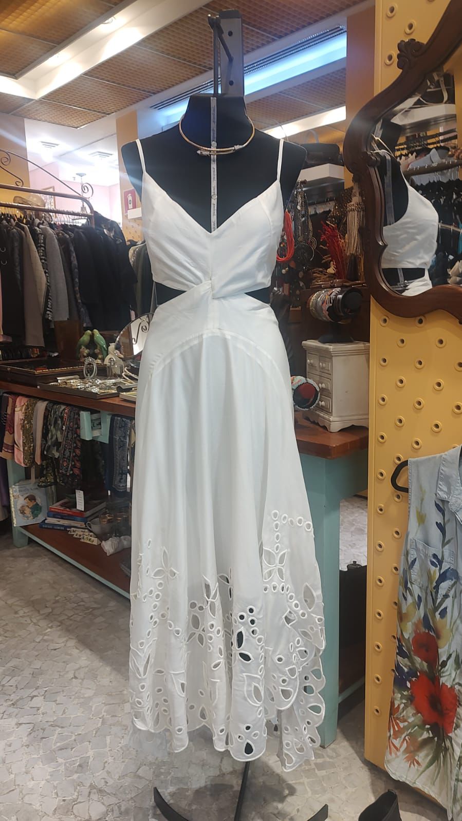 Vestido branco delicado