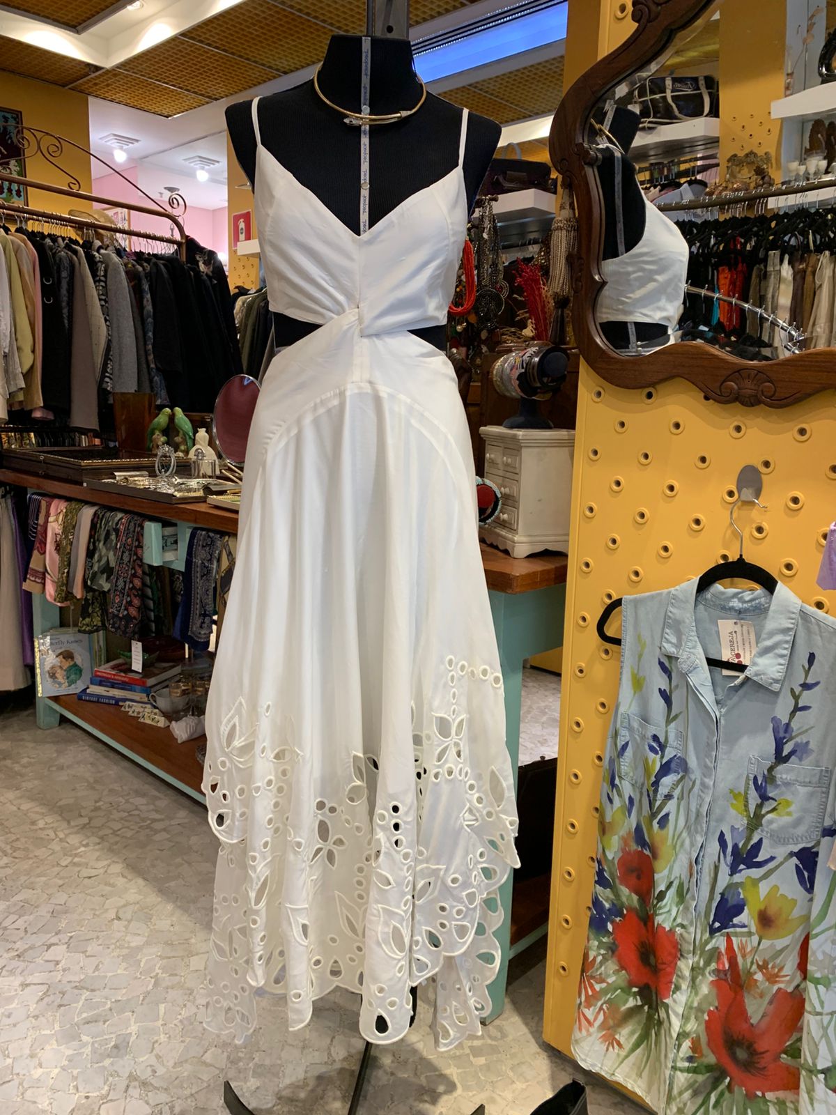 Vestido branco delicado