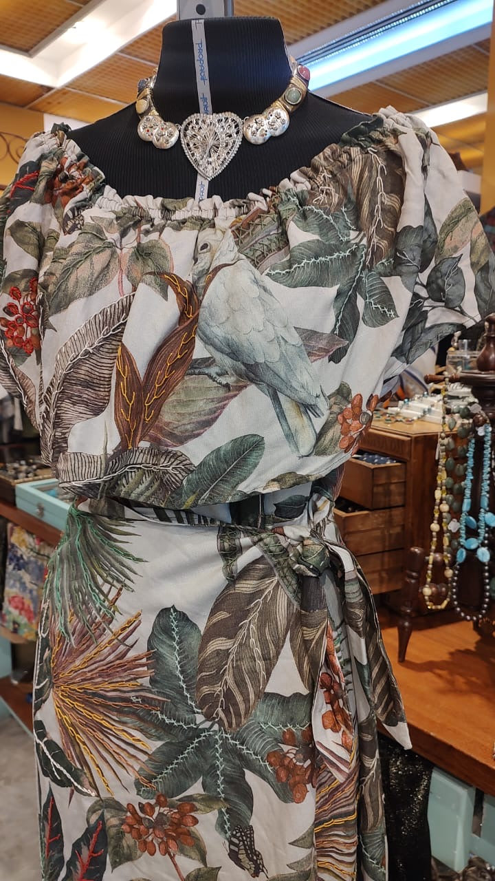 Vestido ciganinha bordado a mão