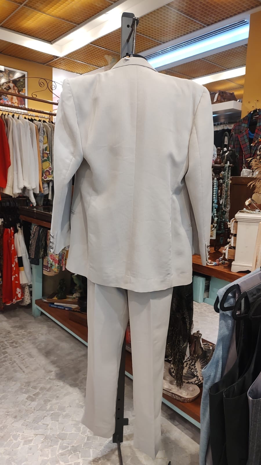 Conjunto bege de alfaiataria