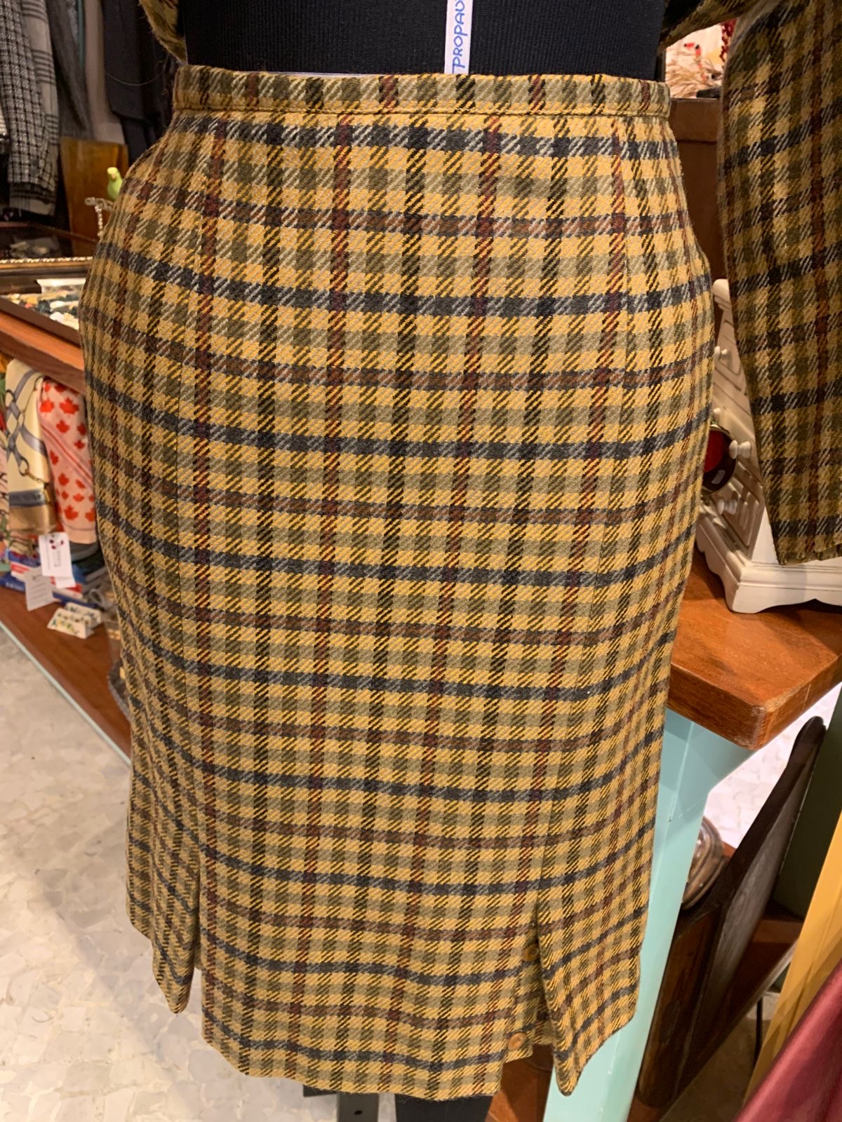Conjunto de lã xadrez amarelo