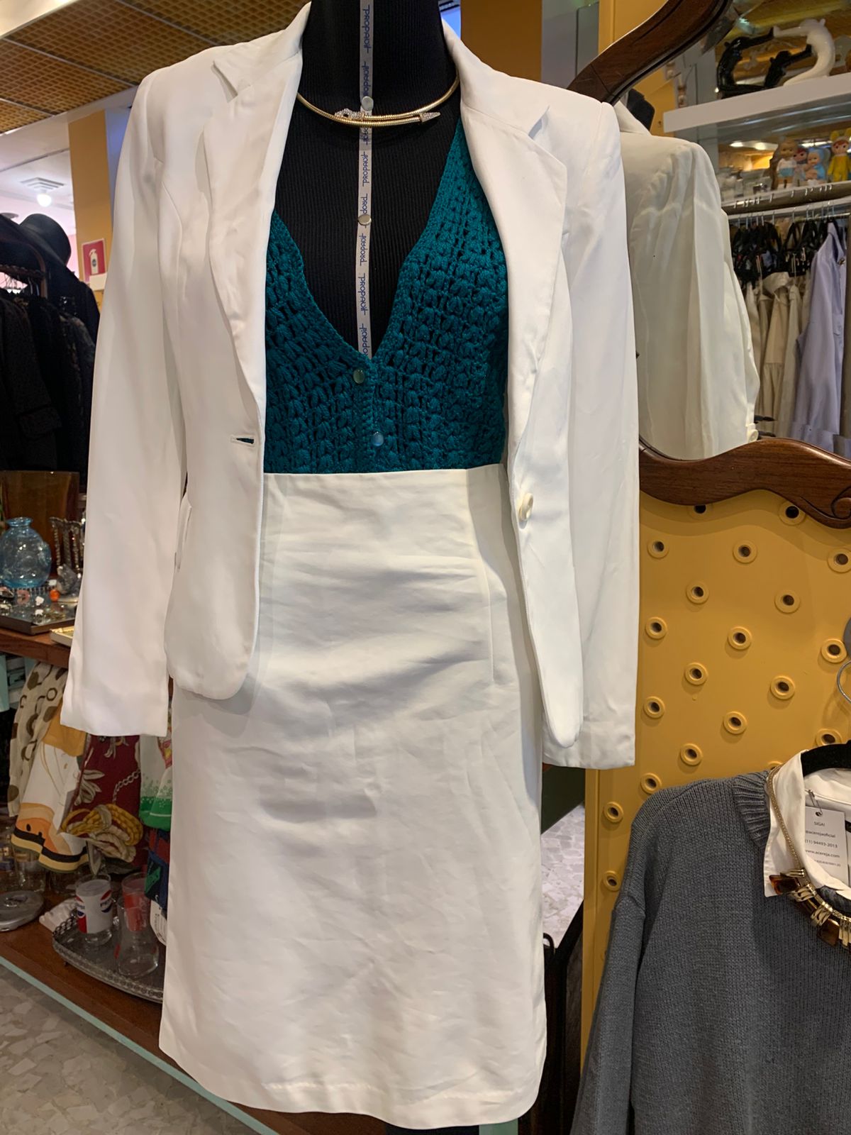 Conjunto branco de alfaiataria
