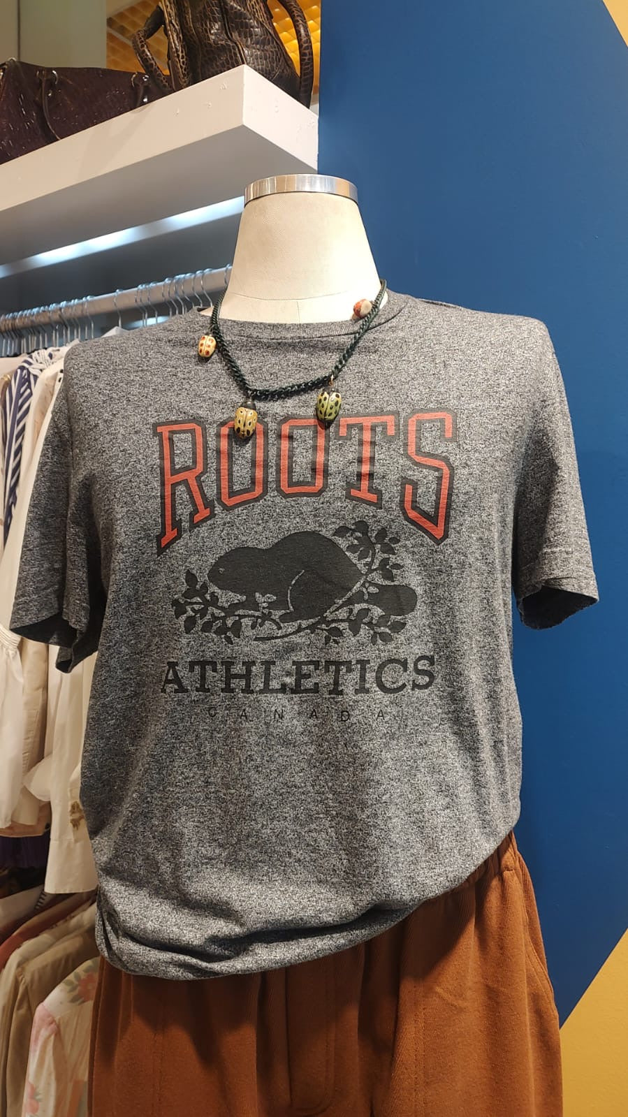 T-shirt cinza roots