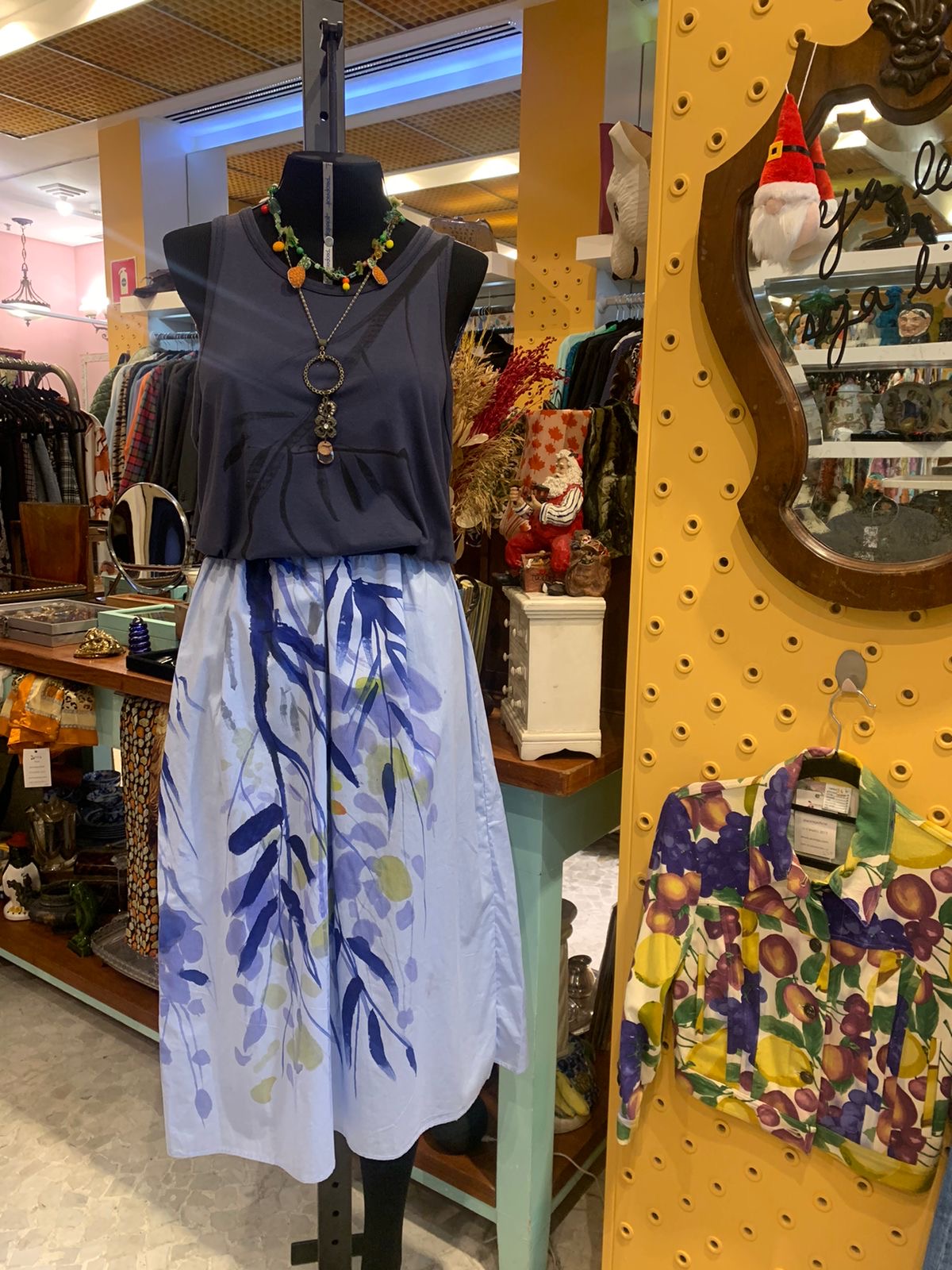 Vestido azul pintado a mão