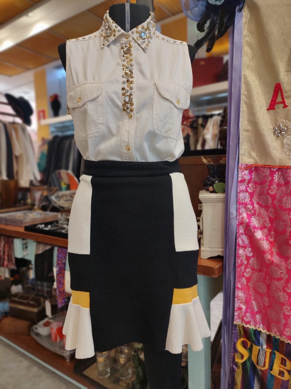 Blusa tipo jeans de pedraria