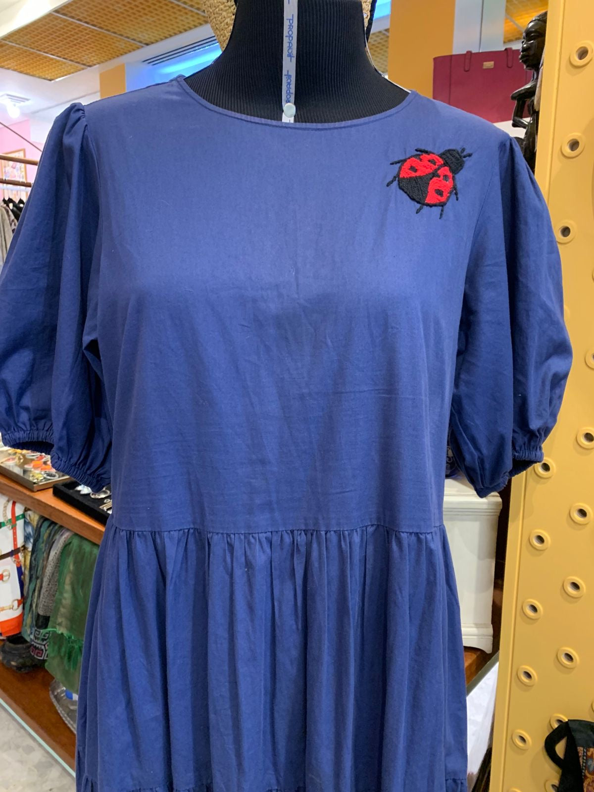 Vestido Mabô com decote em coração nas costas