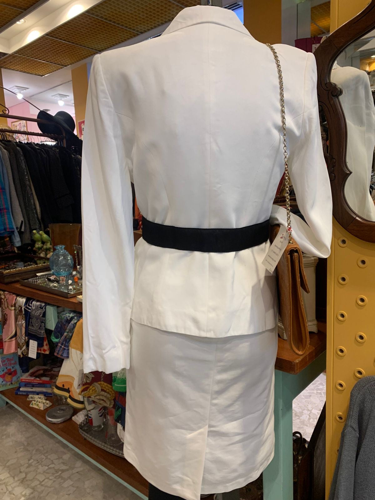 Conjunto branco de alfaiataria