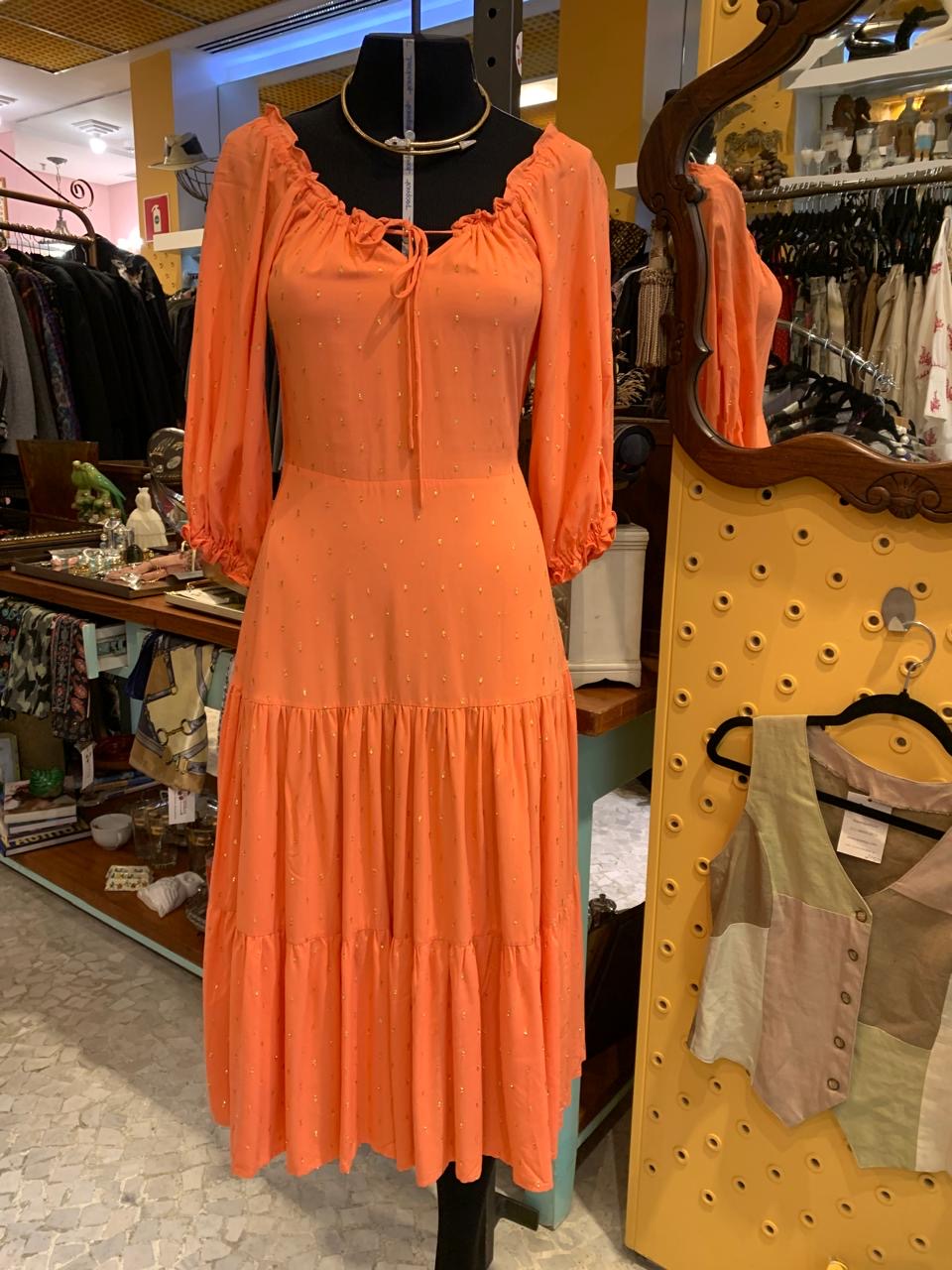 Vestido laranja delicado