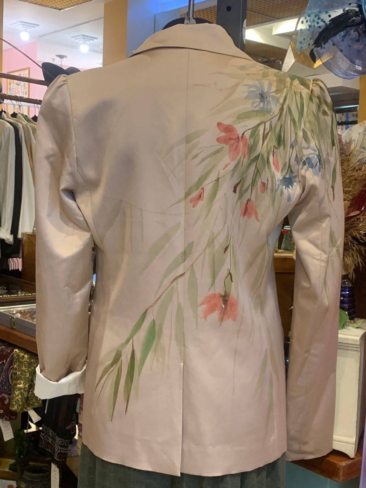 Blazer bege pintado a mão