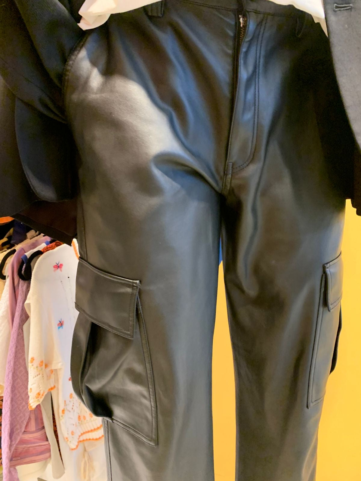 Calça cargo de courino