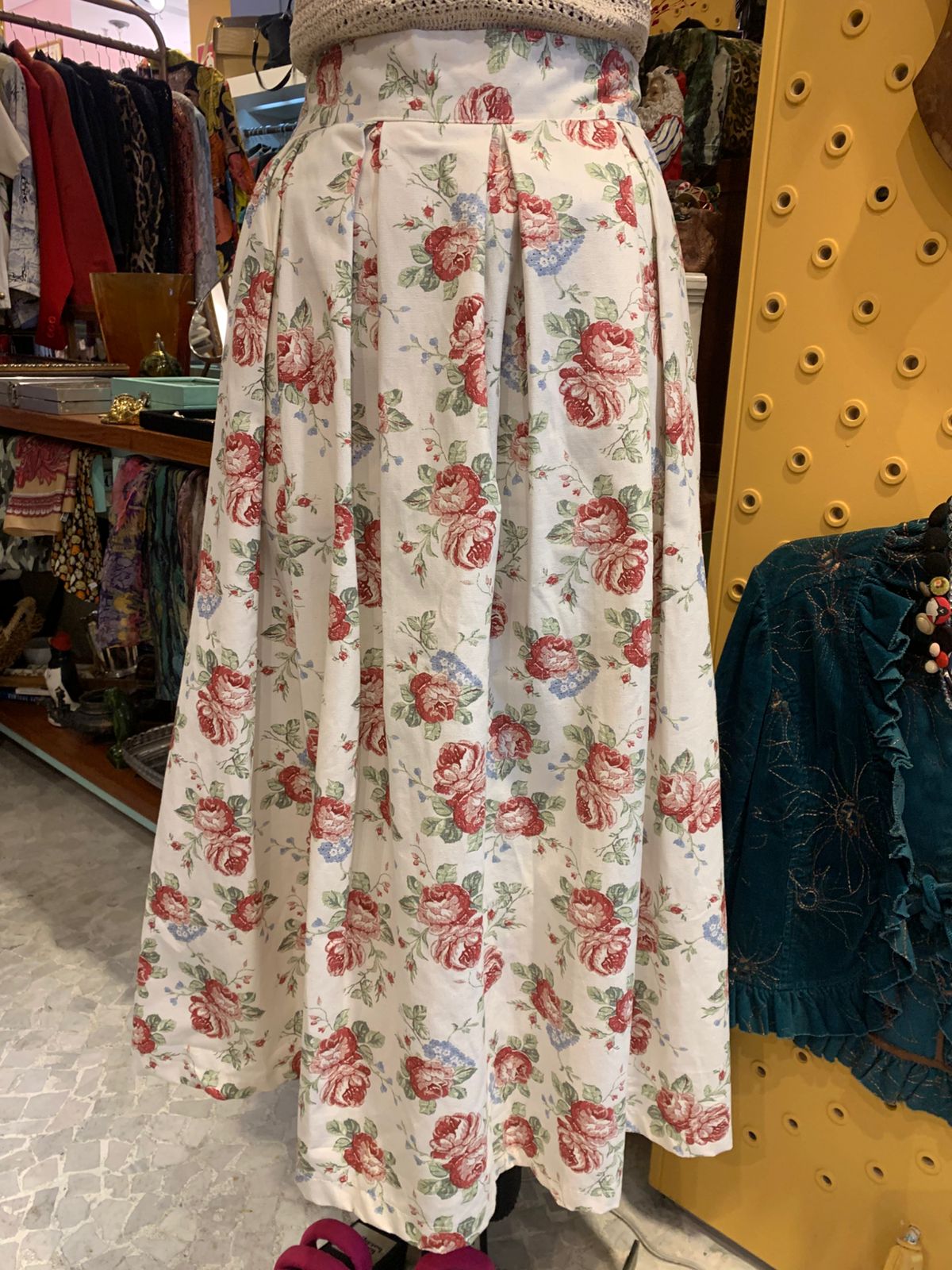 Saia estampa floral de pequeno produtor