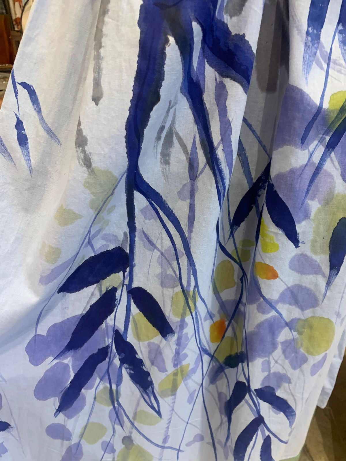 Vestido azul pintado a mão