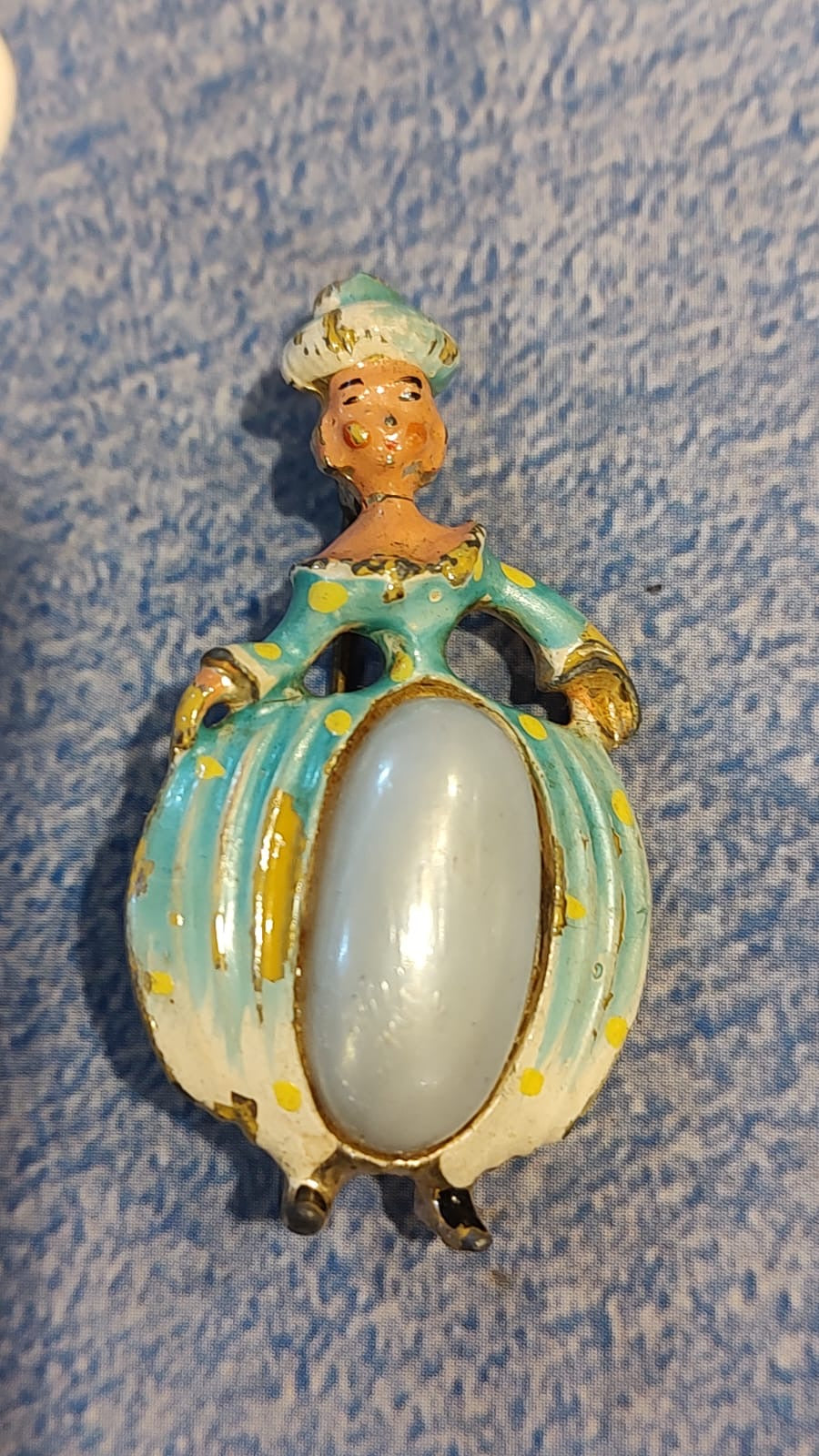Broche mulherzinha