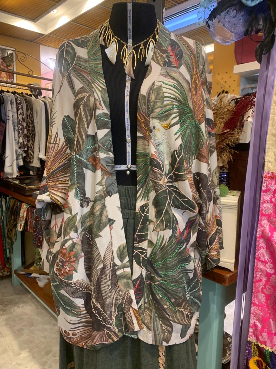 Kimono bordado a mão