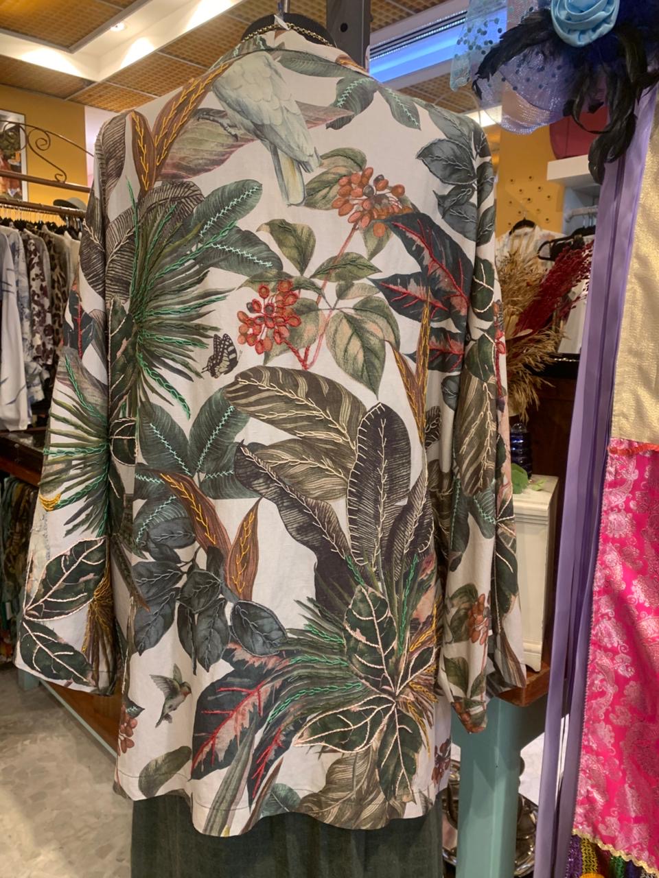Kimono bordado a mão