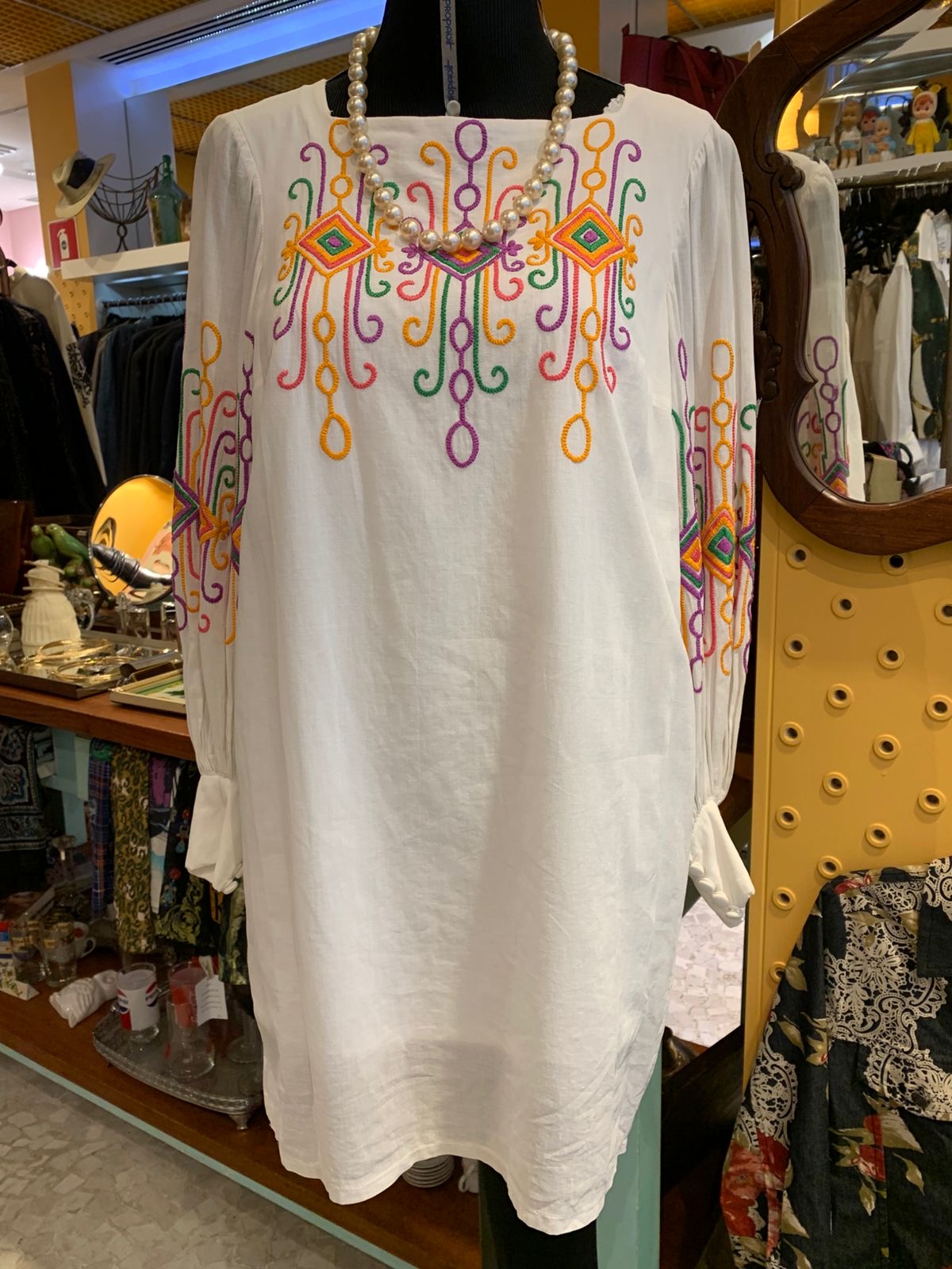 Vestido anos 60 bordado