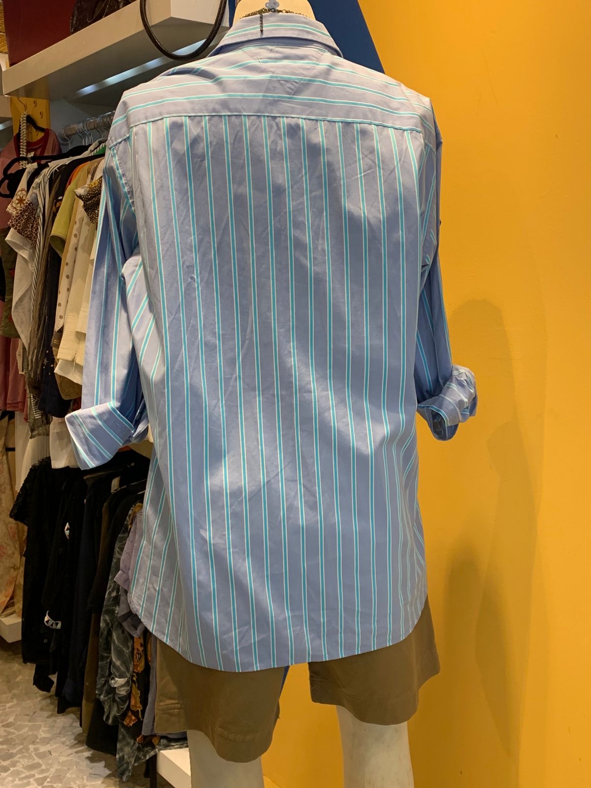 Camisa listrada tons de azul