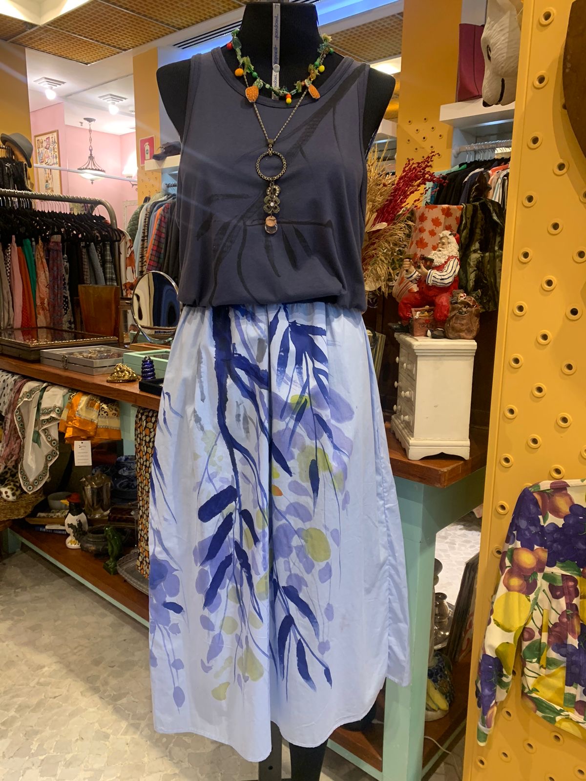 Vestido azul pintado a mão