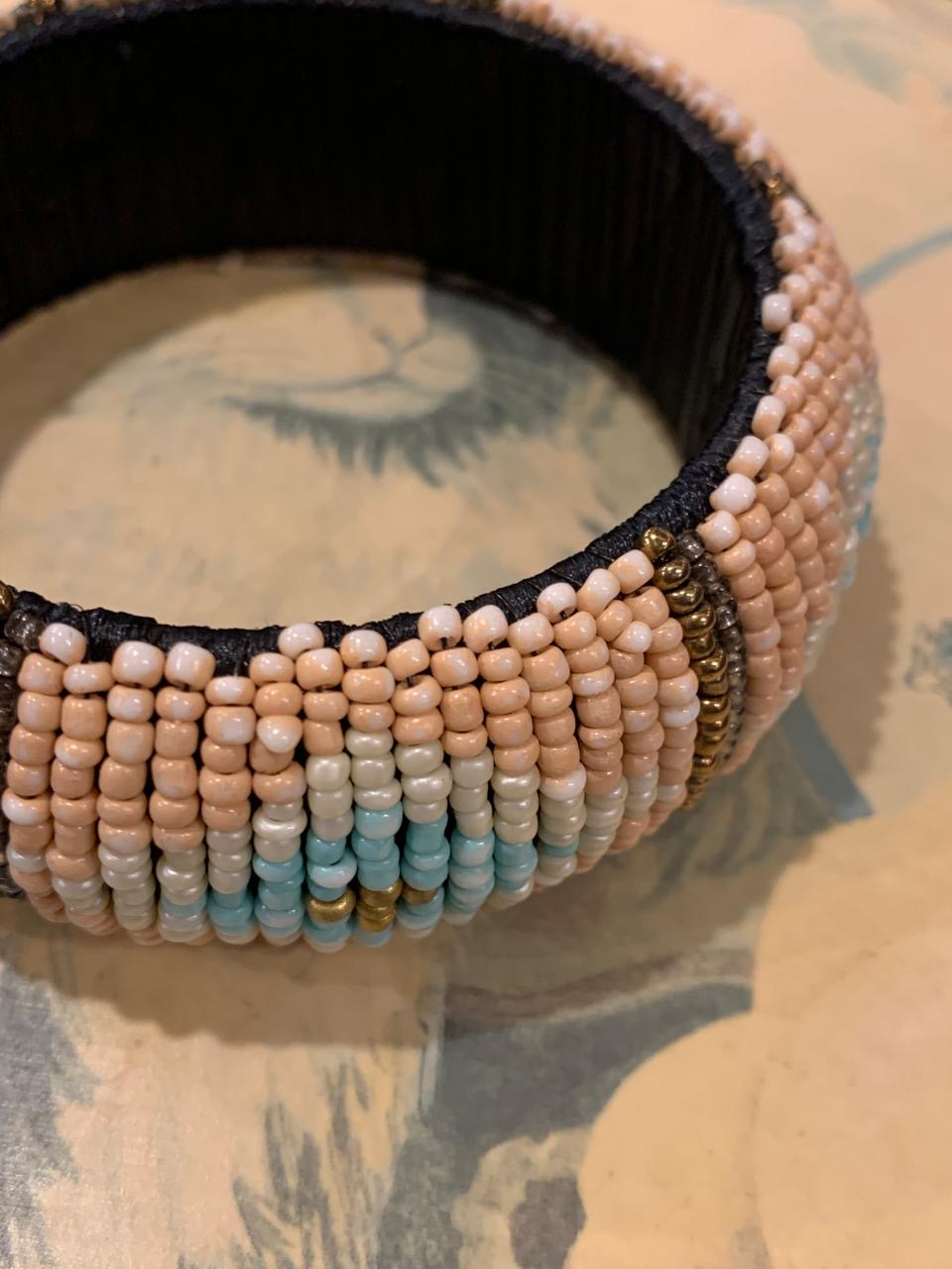 Pulseira em trama salmão com azul