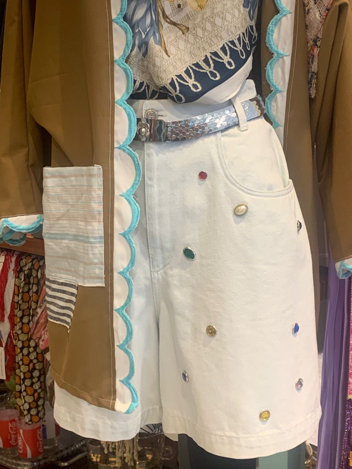 Shorts de pedraria branco