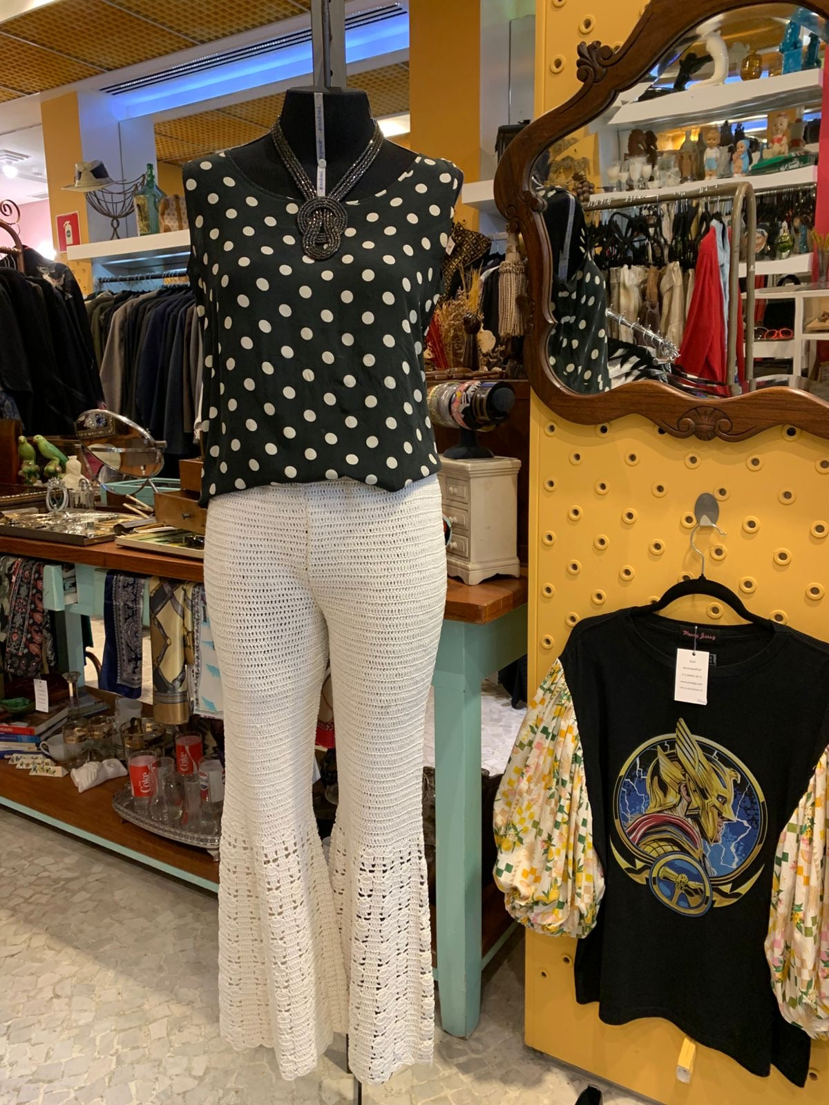 Calça de crochê anos 70