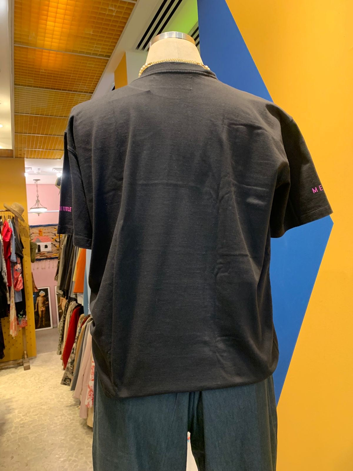 T-shirt preta