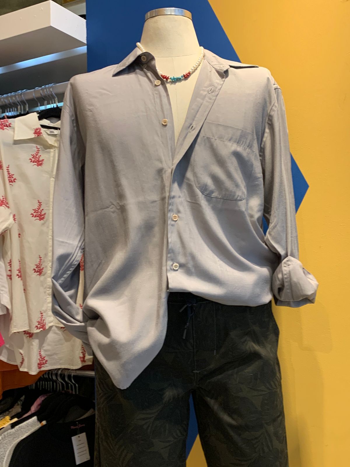 Camisa cinza básica
