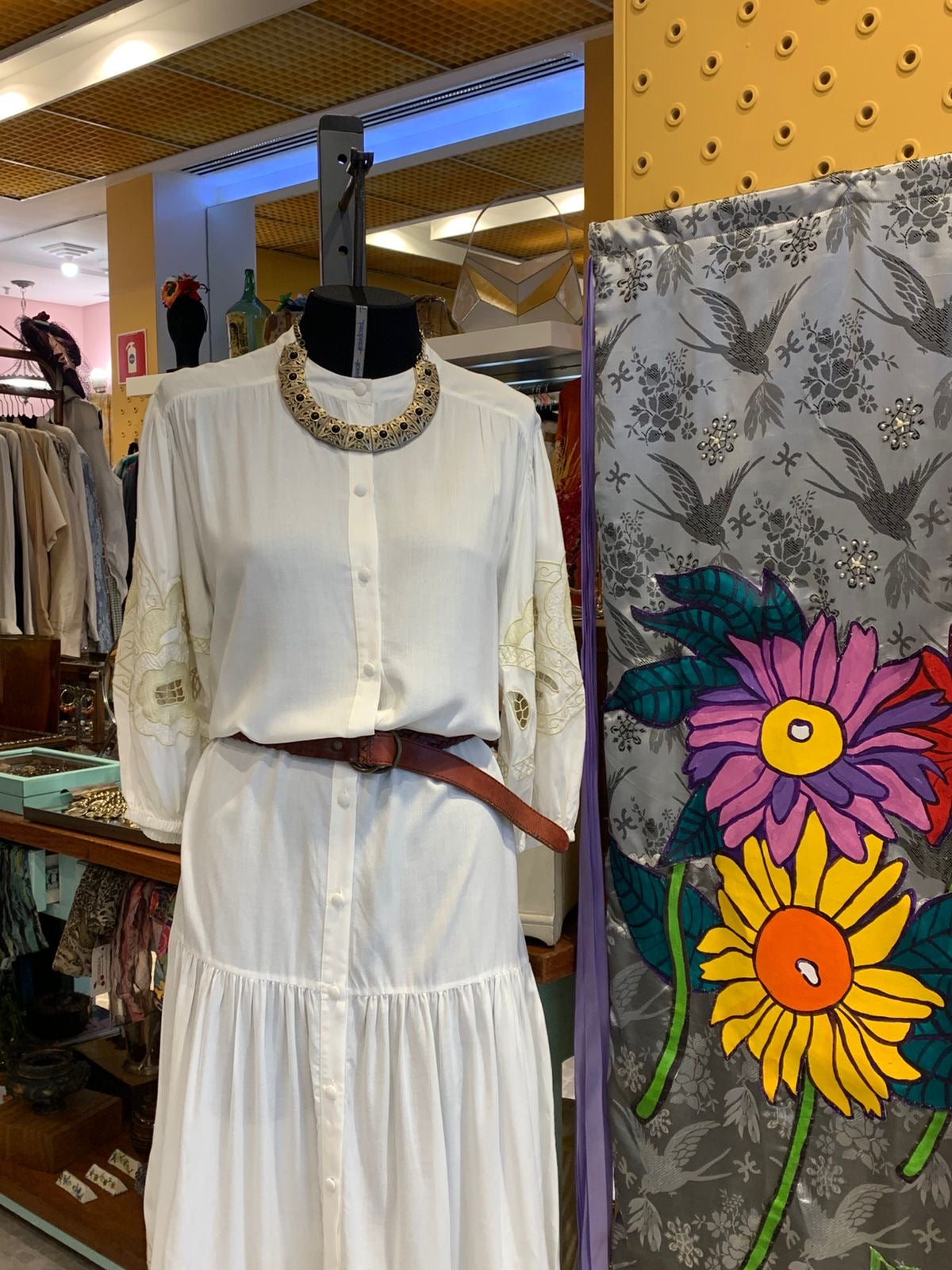 Vestido off white manga bufante