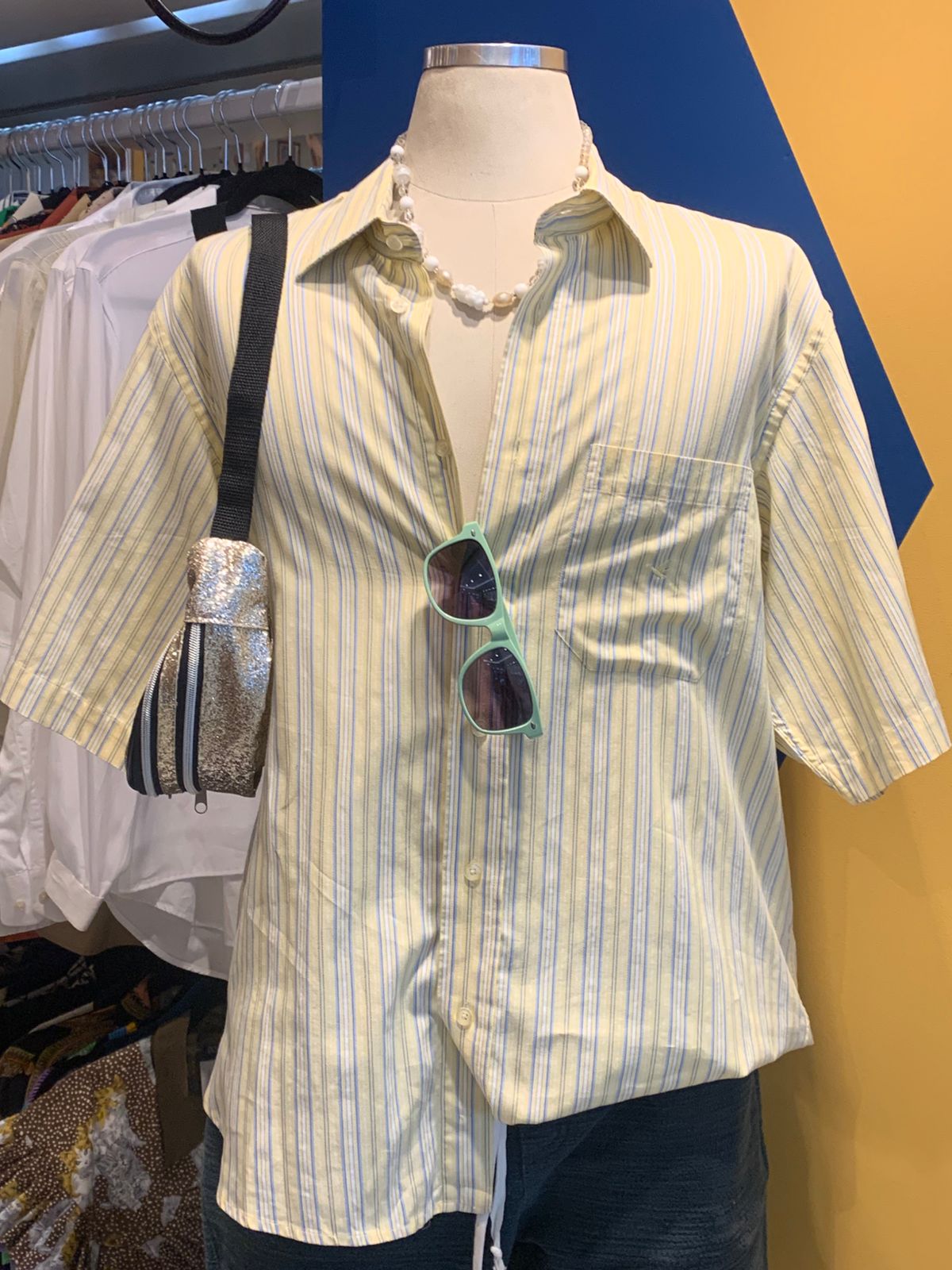 Camisa listrada amarela