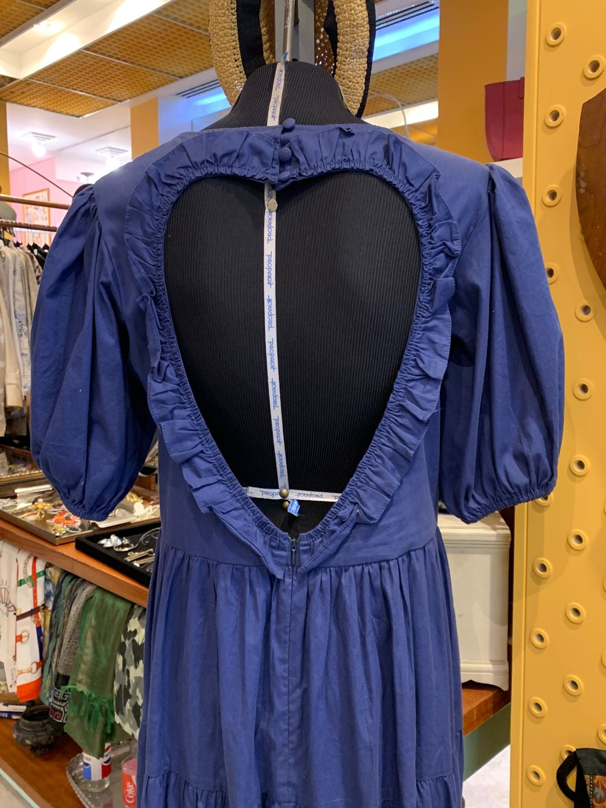 Vestido Mabô com decote em coração nas costas