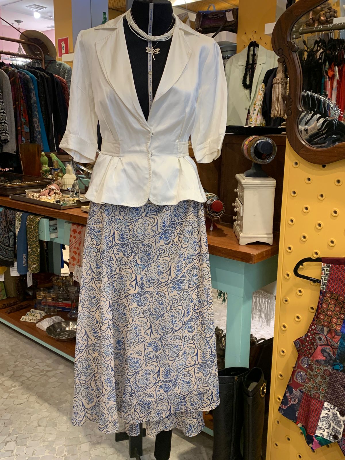 Saia transpassada delicada