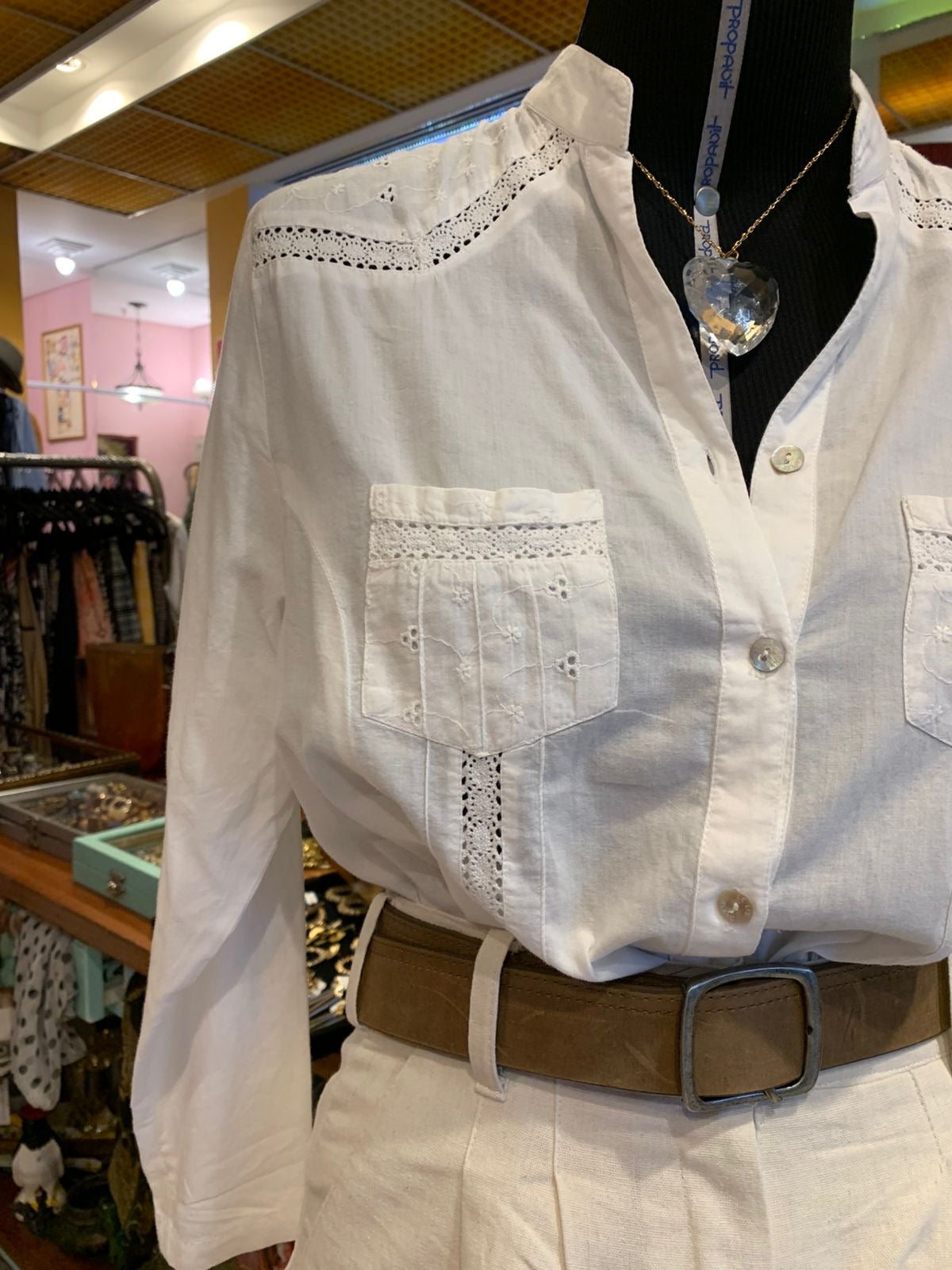 Camisa branca de algodão básica