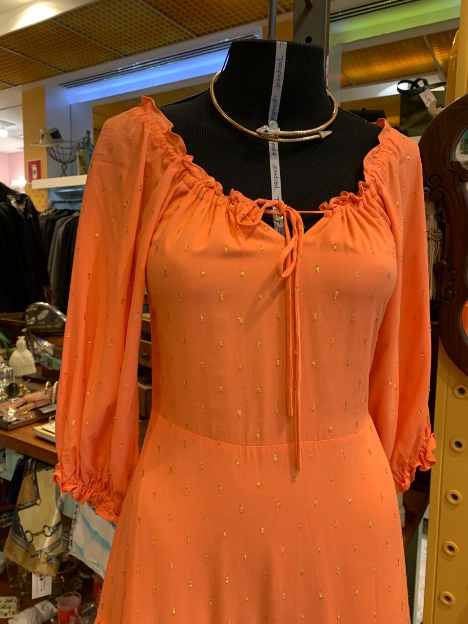 Vestido laranja delicado
