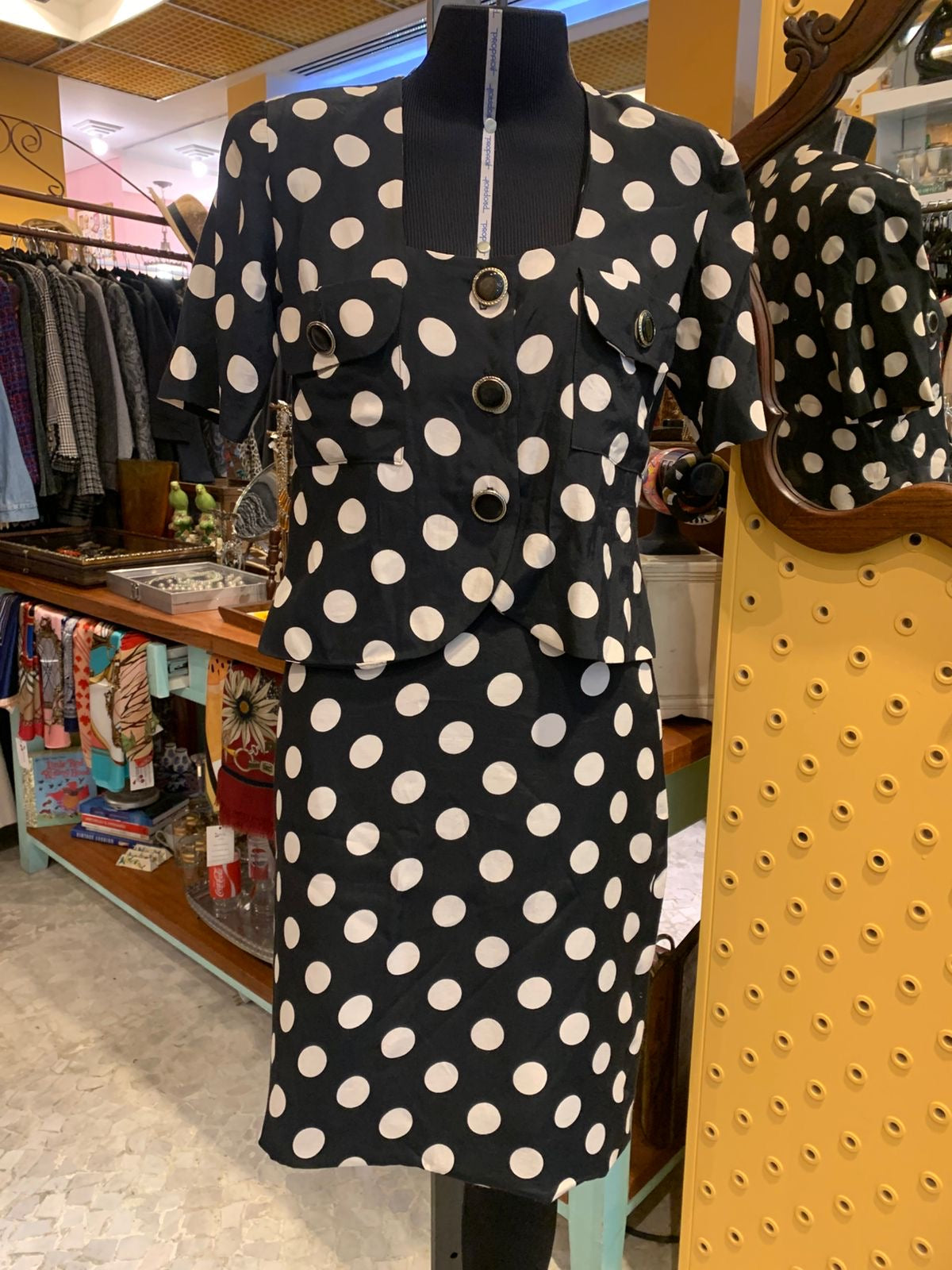 Conjunto vintage de bolinhas saia e cropped