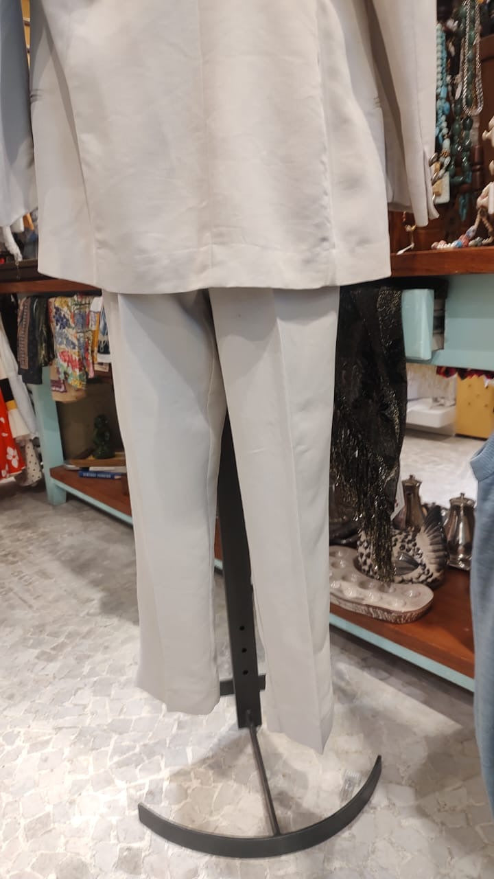 Conjunto bege de alfaiataria
