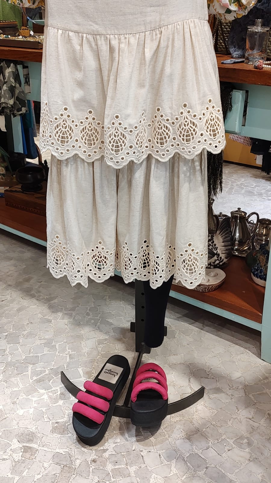 Saia de babados com renda