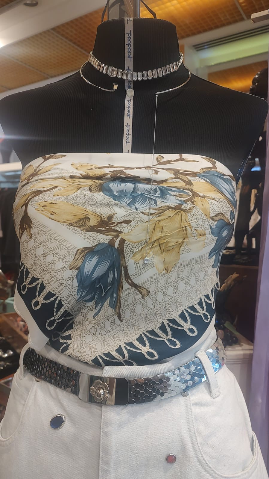 Lenço estampado azul claro