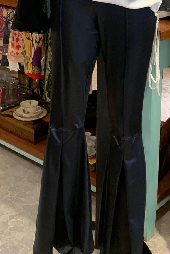 Calça de cirrê flare