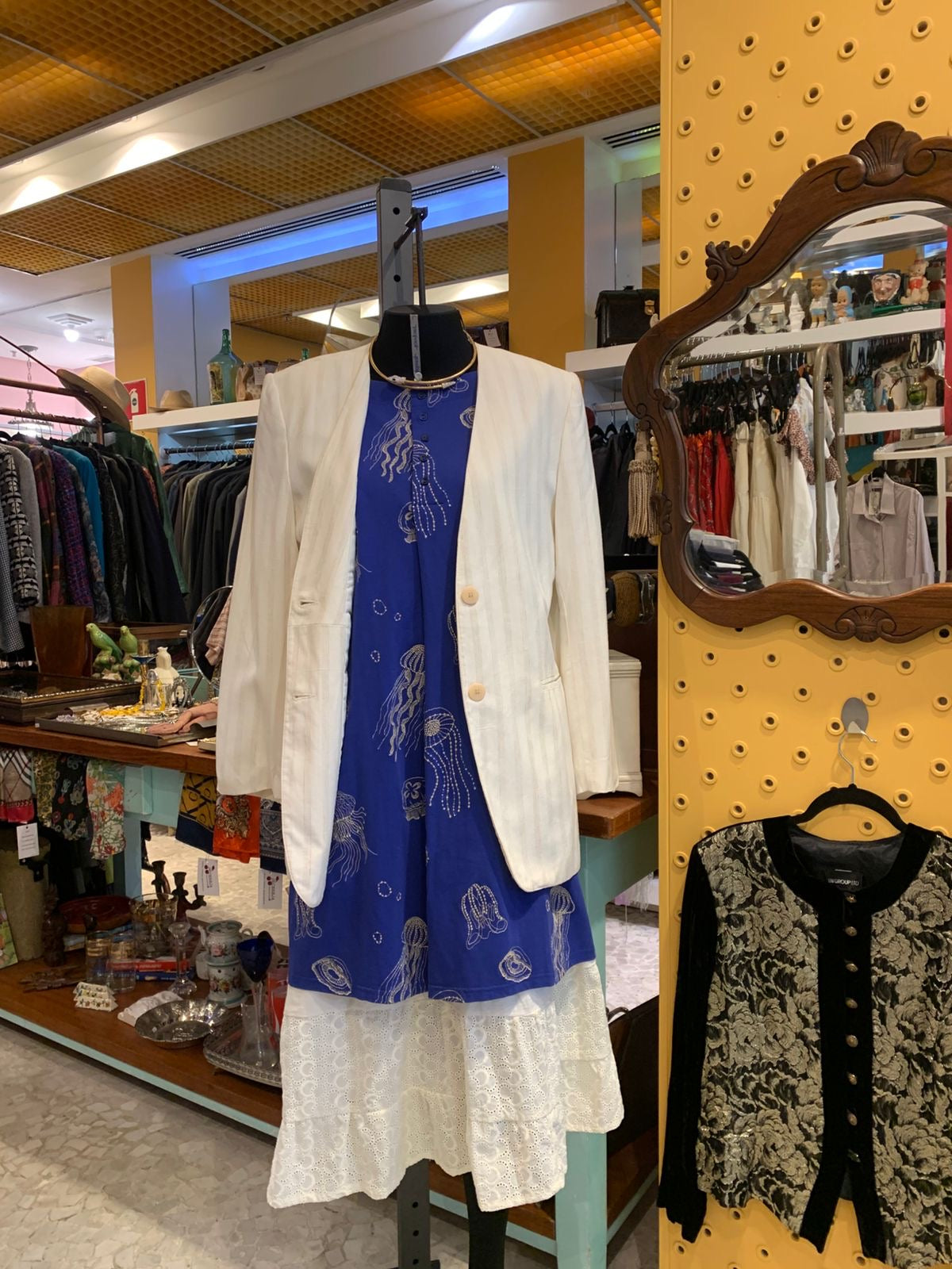 Blazer branco risca de giz