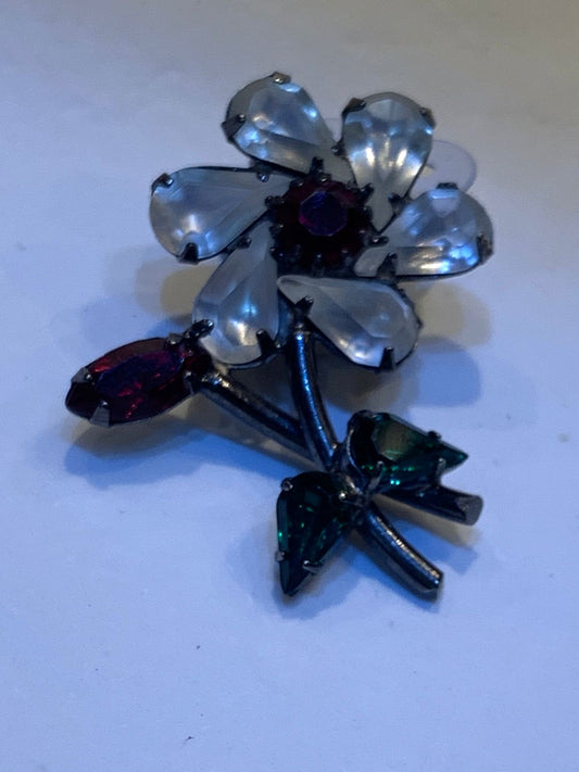 Broche flor branca
