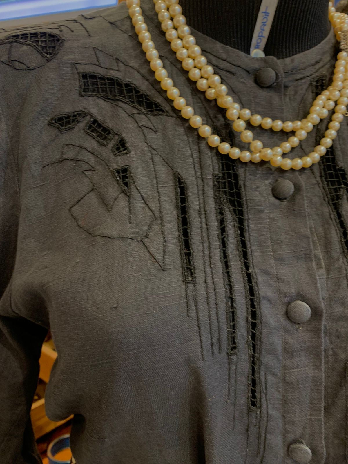 Camisa preta bordada EMMANUELLE KHANH