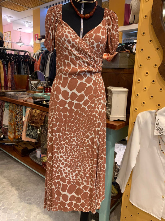 Vestido animal print girafa
