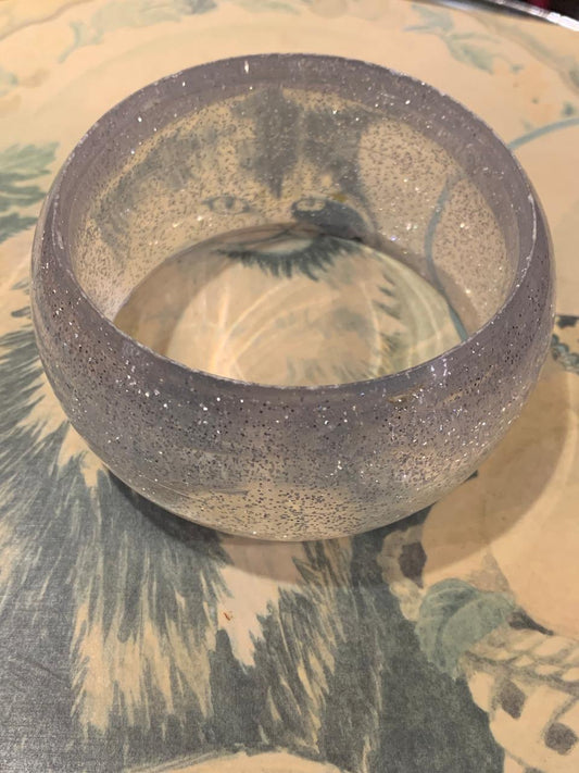 Pulseira de acrílico com glitter