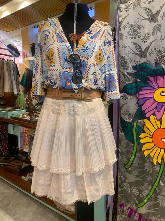 Saia vintage delicada
