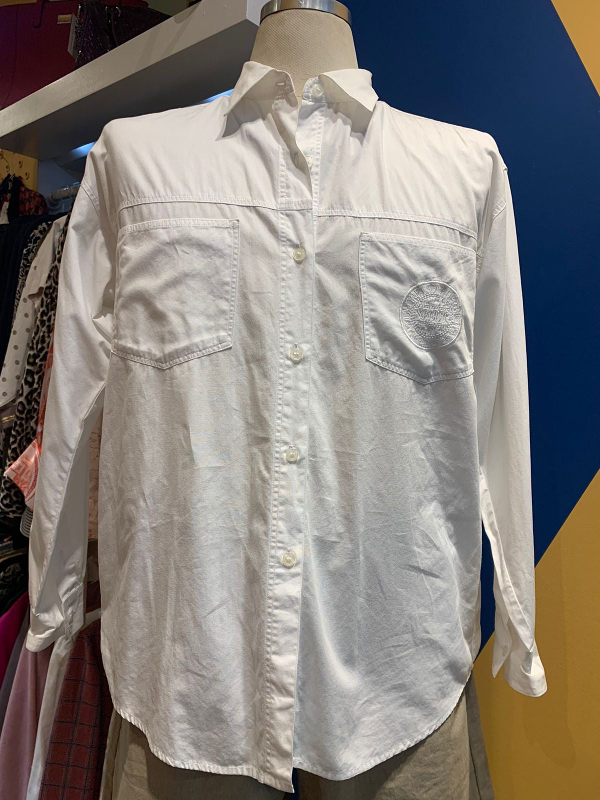 Camisa branca de algodão