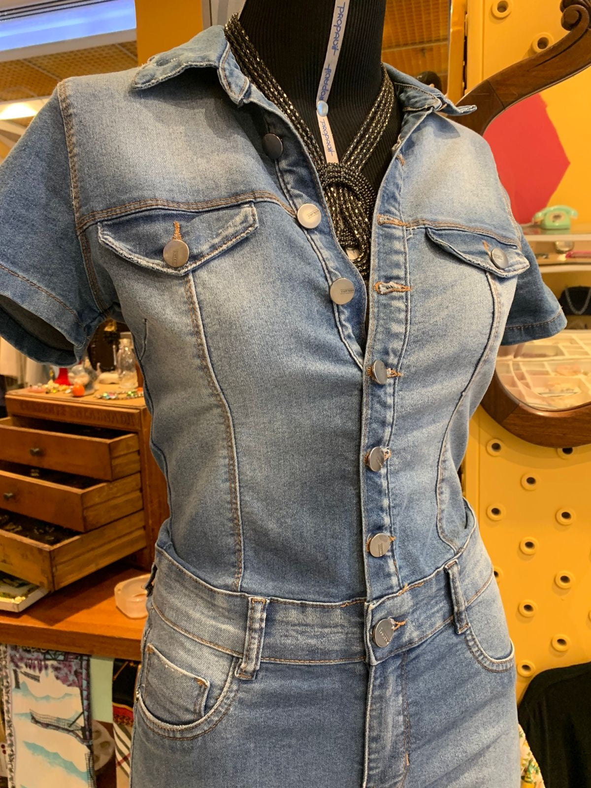 Macacão jeans com elastano