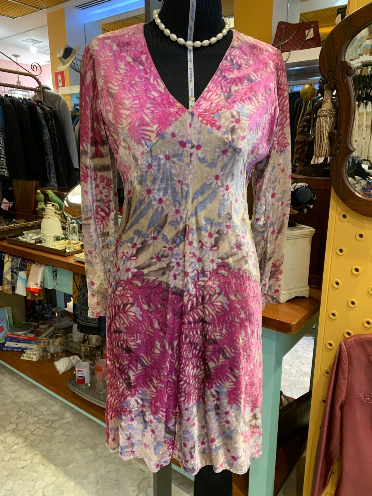 Vestido de veludo rosa